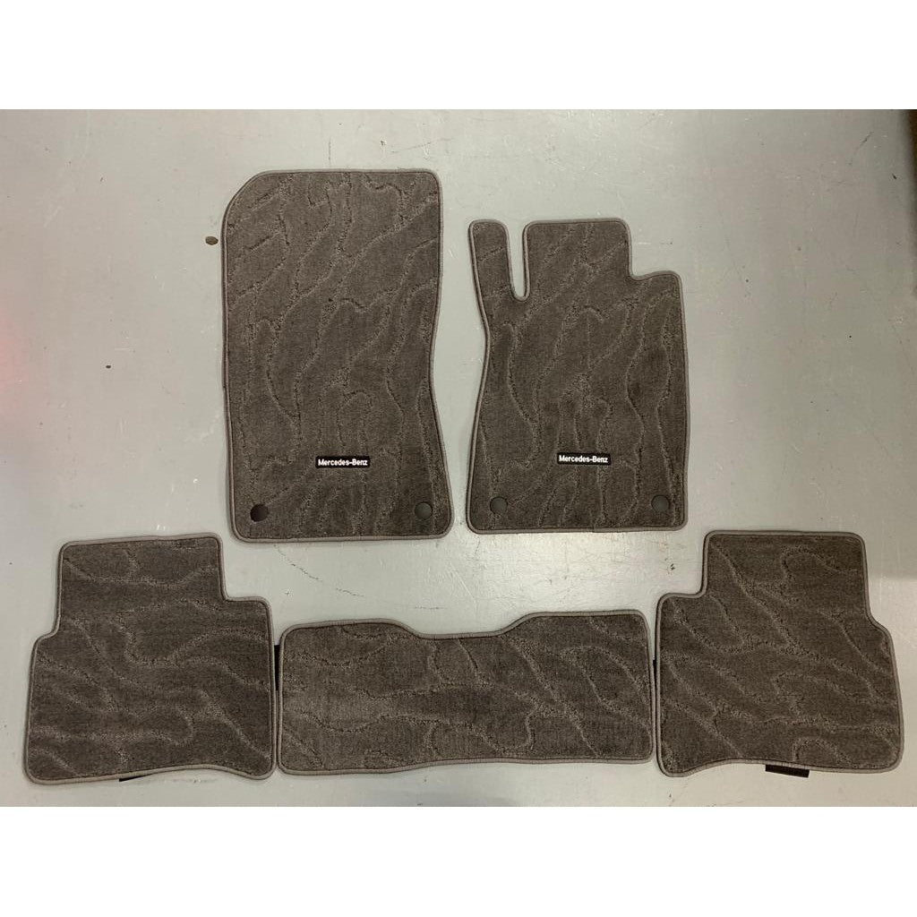 Premium Customized Design 550 Car Mats / Carpet / Floor Mat / Carmat